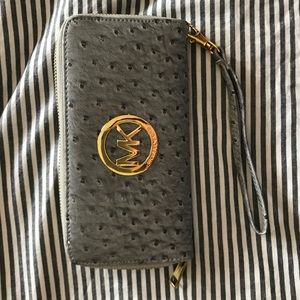 Michael Kors wristlet/wallet